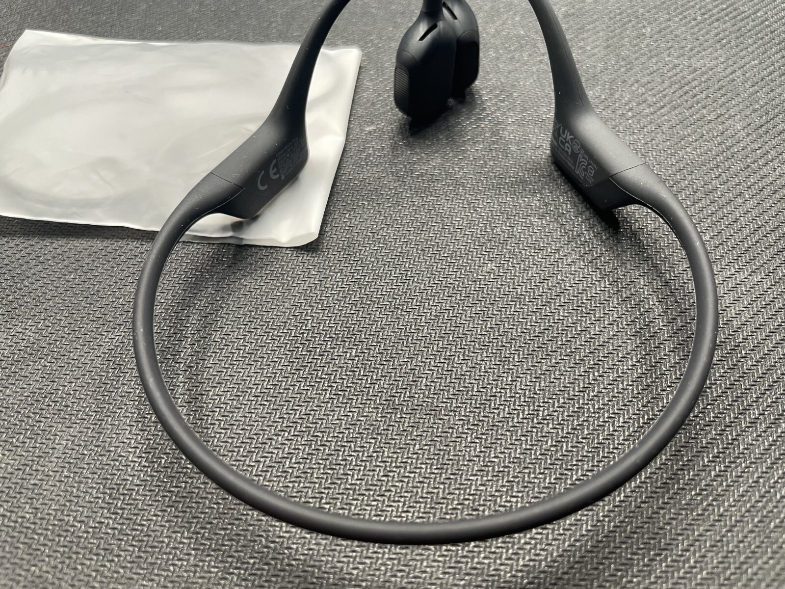 Shokz OpenRun Pro Bone Conduction Open-Ear Sport Headphones S810 W / Cable Black