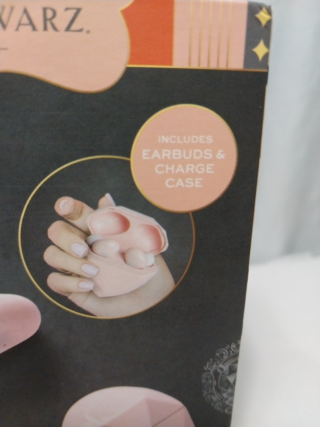 FAO Schwarz Pink Wireless Ear Buds With Heart Shaped Charge Case 4 Hour Play