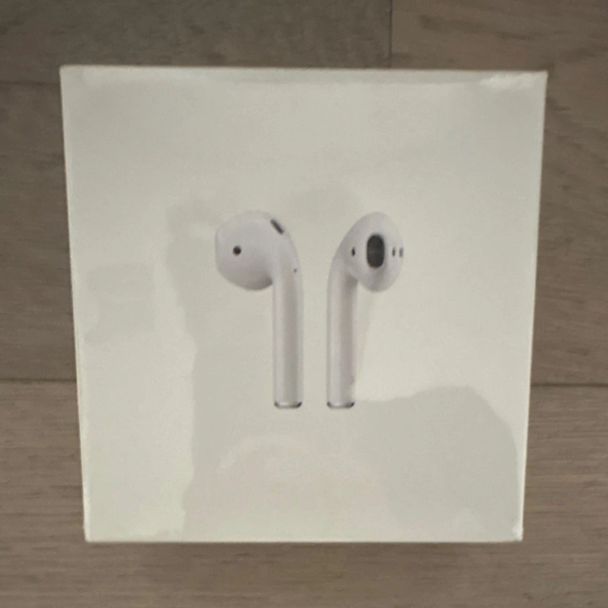 Apple AirPods Wireless Charging Case Bluetooth White In-Ear Earbuds (2)