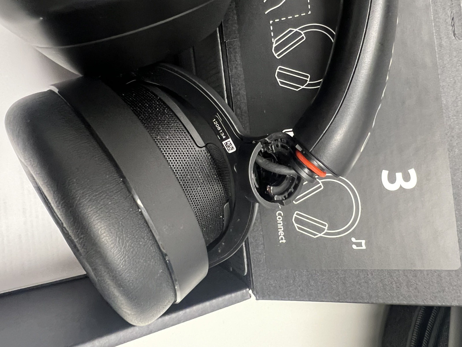 Sony WH-ULT900N Wireless Headphones -HINGE ISSUE for parts or repair