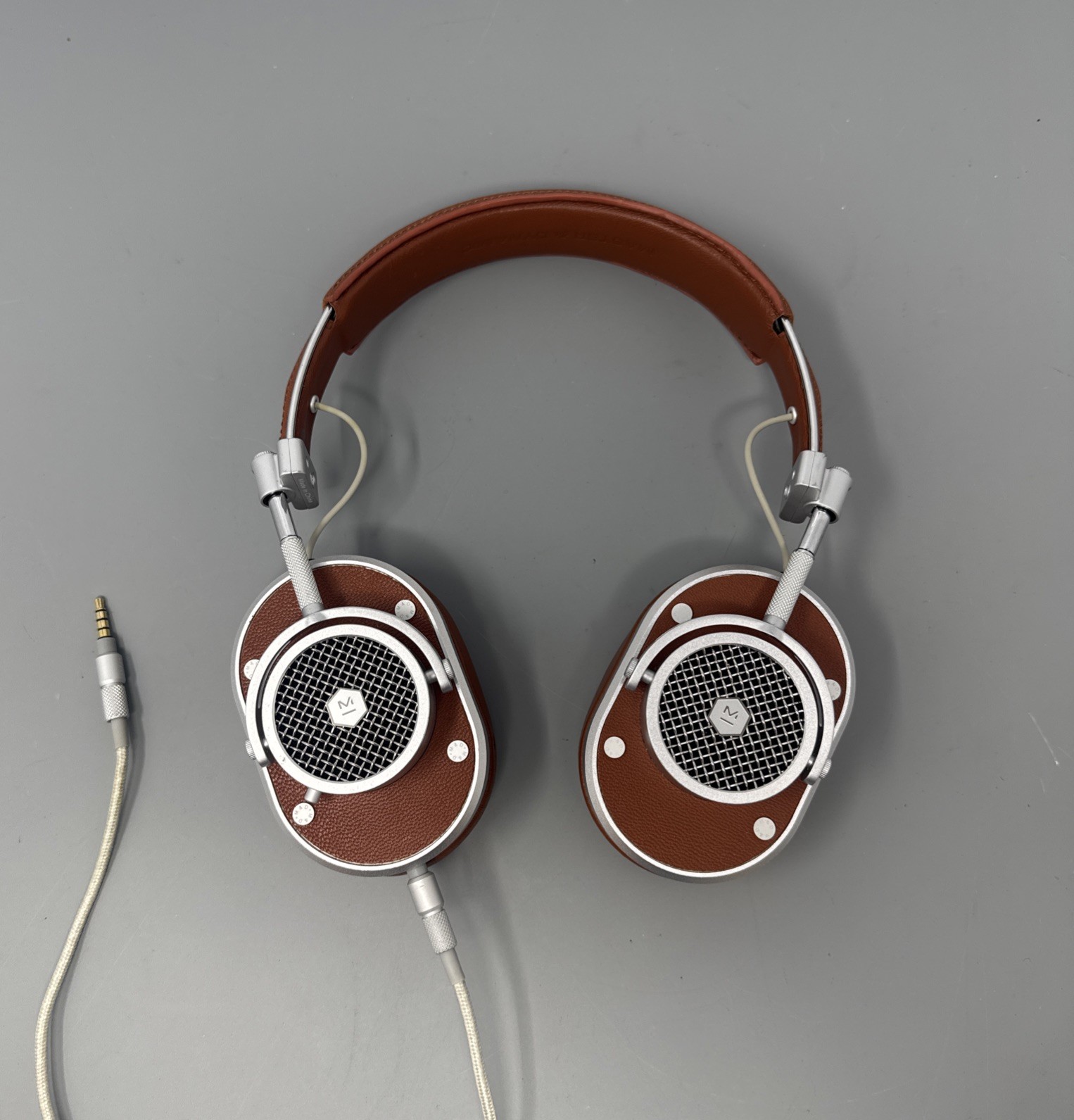 Master & Dynamic MH40 OverEar Headphones Brown/Silver Cable 3.5mm TESTED WORKING