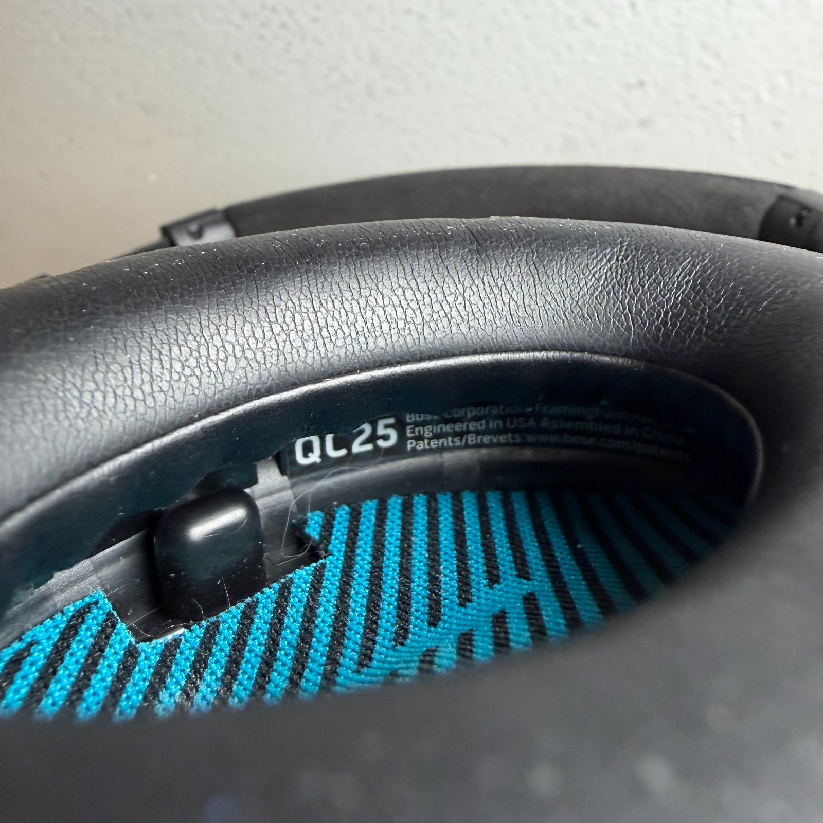 Bose QuietComfort 25 QC25 Gray Acoustic Noise Cancelling Over Ear Headphones