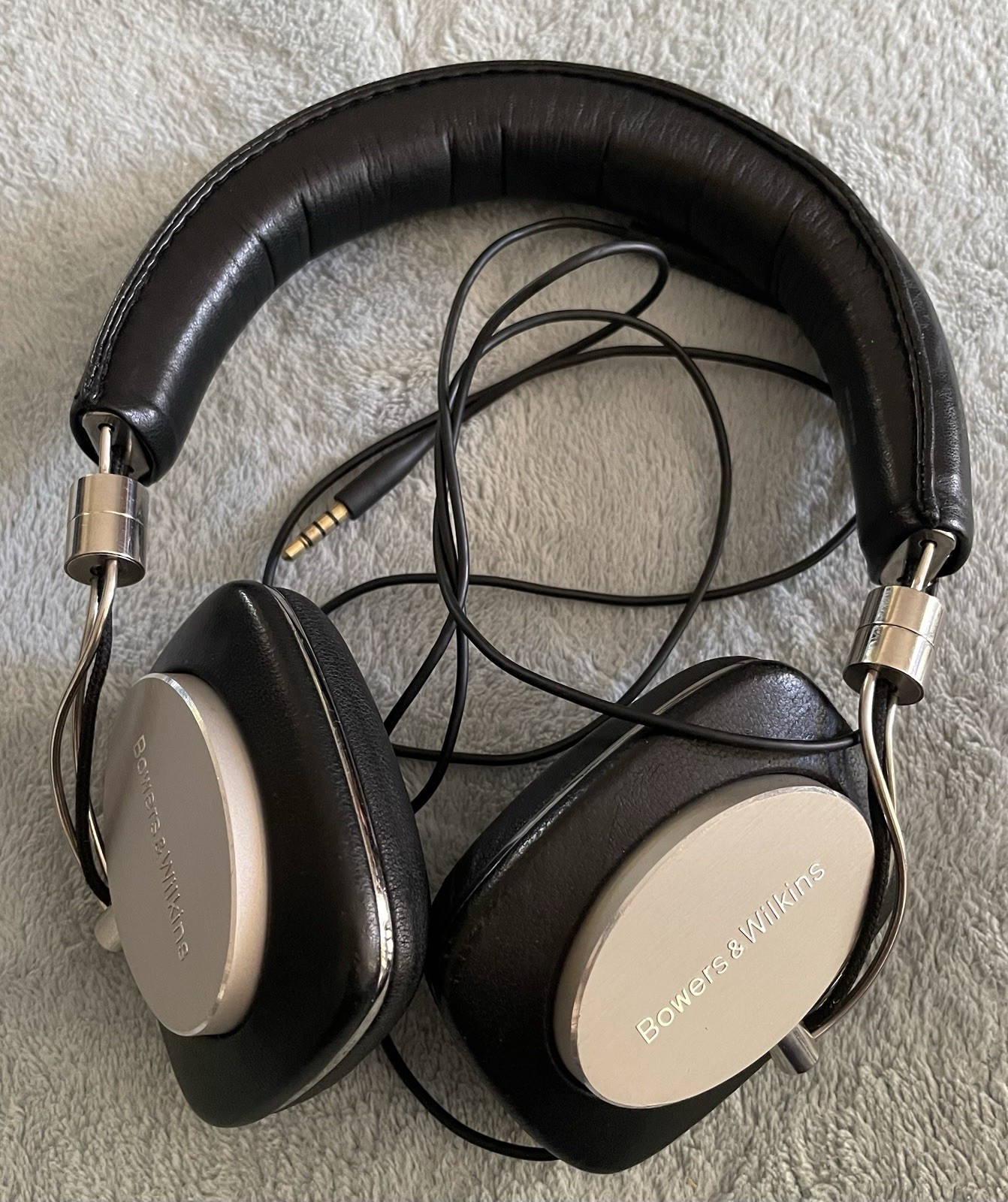 Bowers & Wilkins P5 Wired On-Ear Headphones – Black