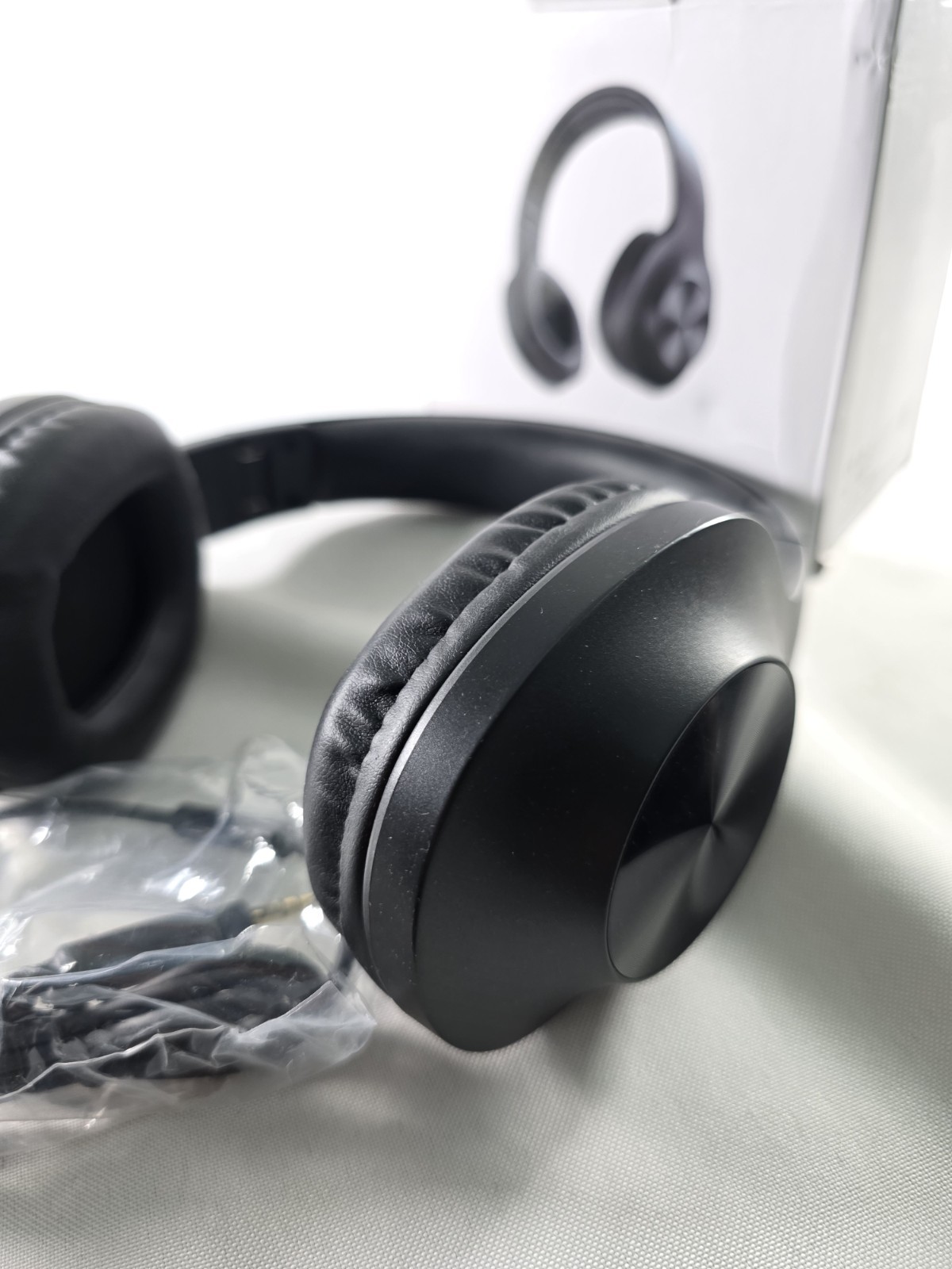 Letscom H10 Wireless Headphones, HiFi Audio, Powerful Bass, Built-in Mic, Black