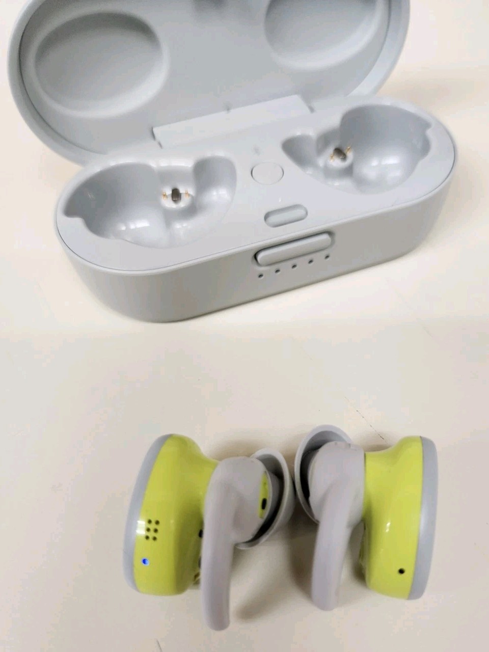 Bose Sport Earbuds Bluetooth Wireless Earbuds w/ Charging Case – White/Gray –…