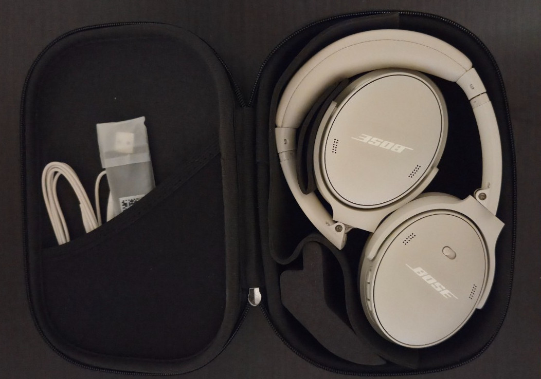 Bose QuietComfort Wireless Over-Ear Headphones – White Smoke OPEN BOX