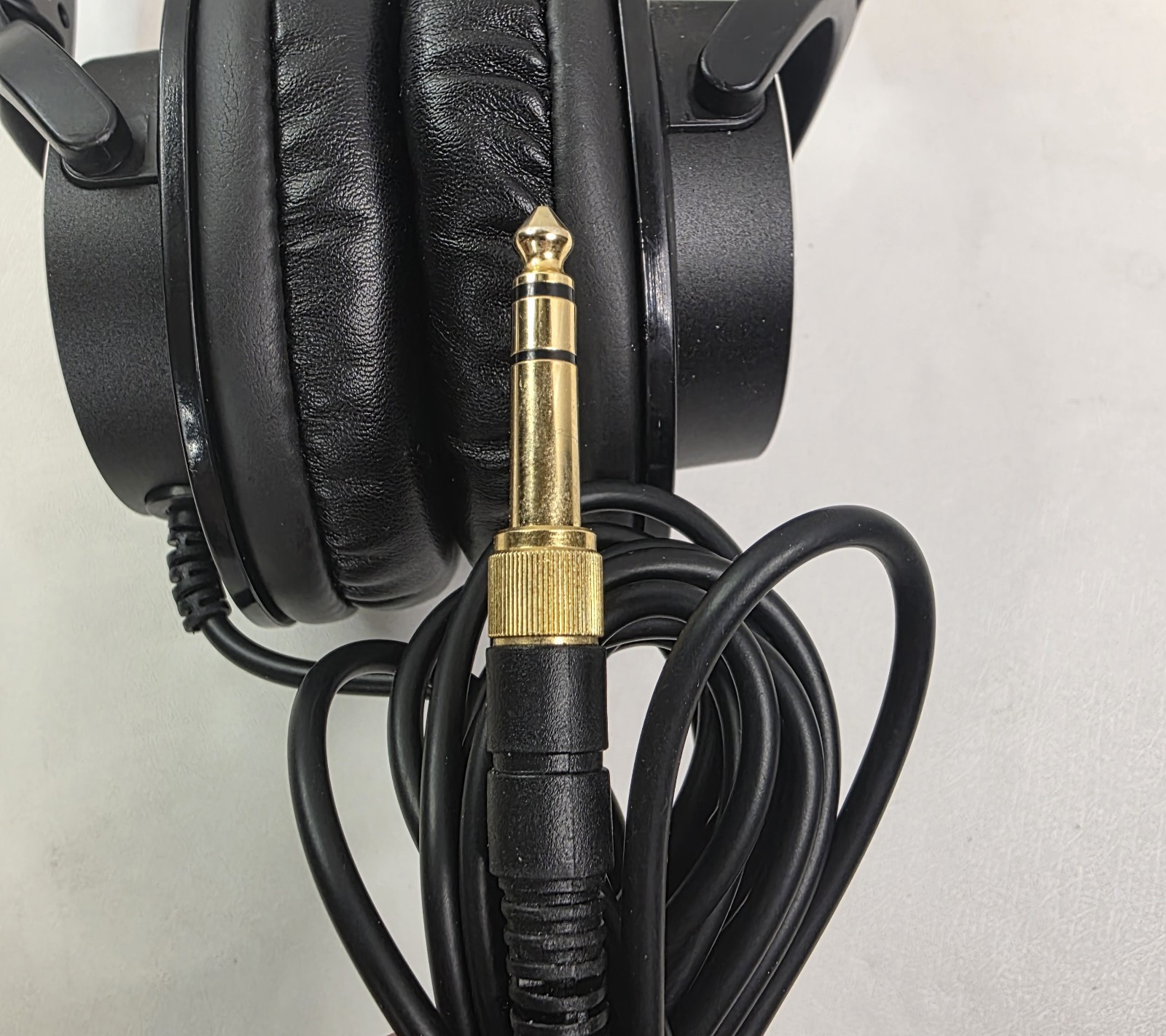 Neewer NW-3000 Stereo Monitoring Headphones Wired Black 6.5mm Plug. Tested,Works
