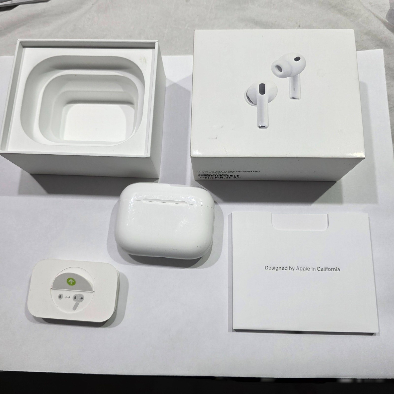 Apple AirPods Pro 3rd Generation Wireless In-Ear Headset – Warranty Oct 2026