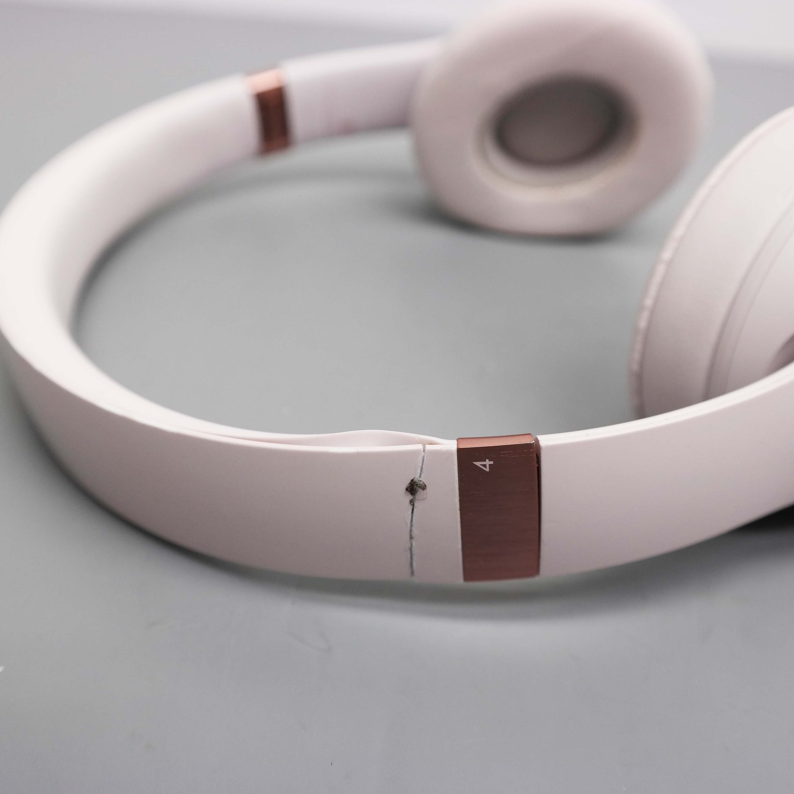 Beats by Dr. Dre Solo 4 Headphones MUW33LL/A Pink ISSUE