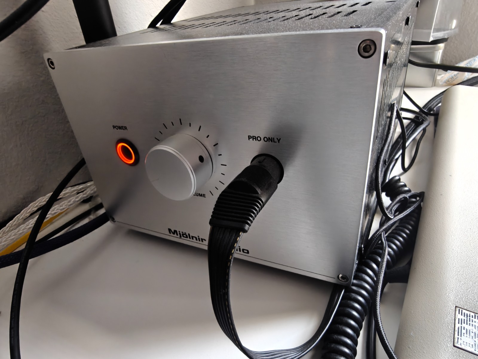 stax x9000 headphone and mjolnir audio novem amp combo
