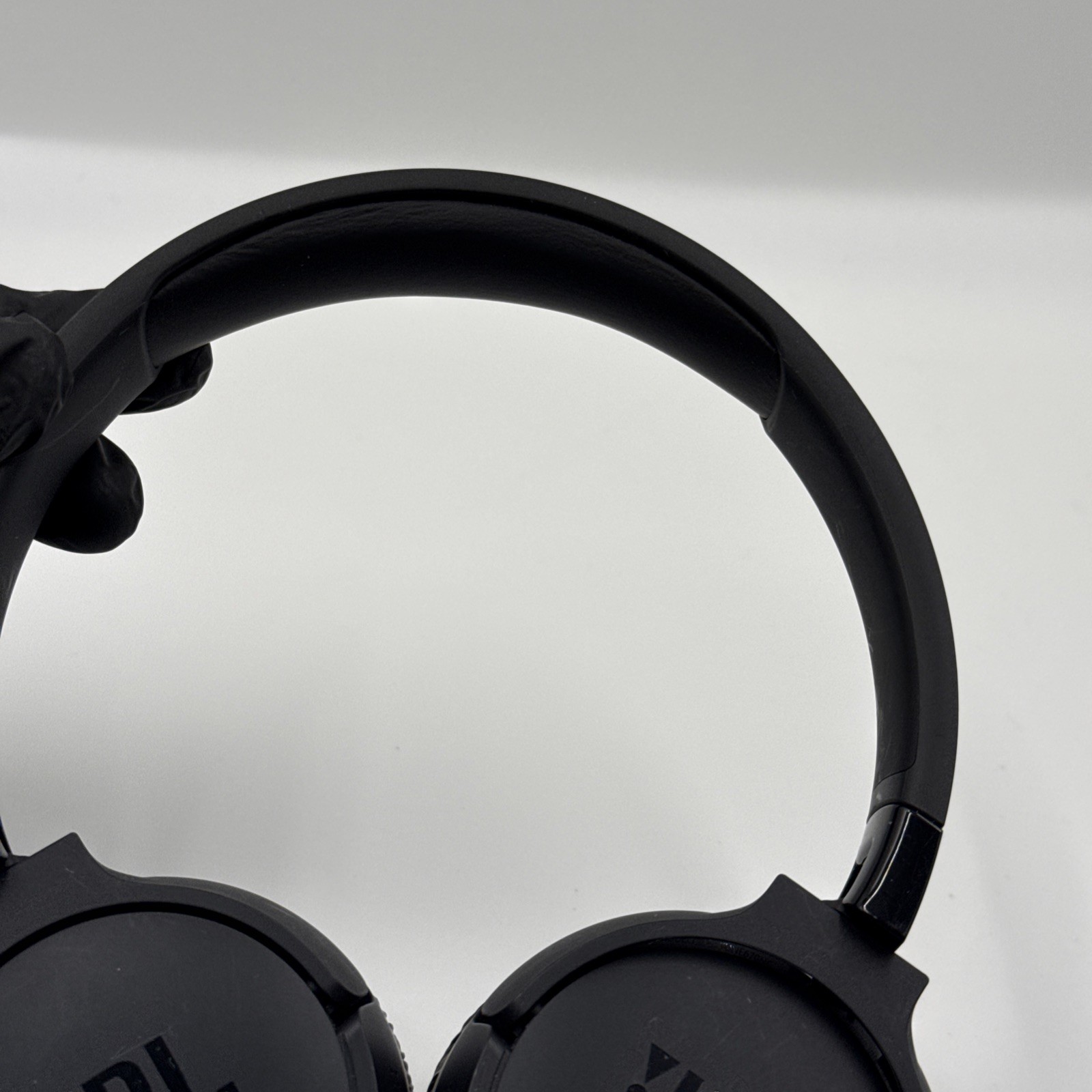 JBL Tune 670NC Wireless On-Ear Headphones with Adaptive Noise Cancelling – Great