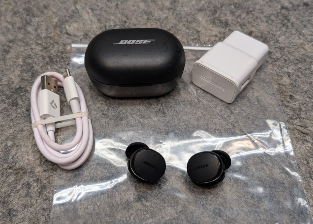 Bose QuietComfort Earbuds Black Bluetooth Wireless Built-In Mic USB-C Case