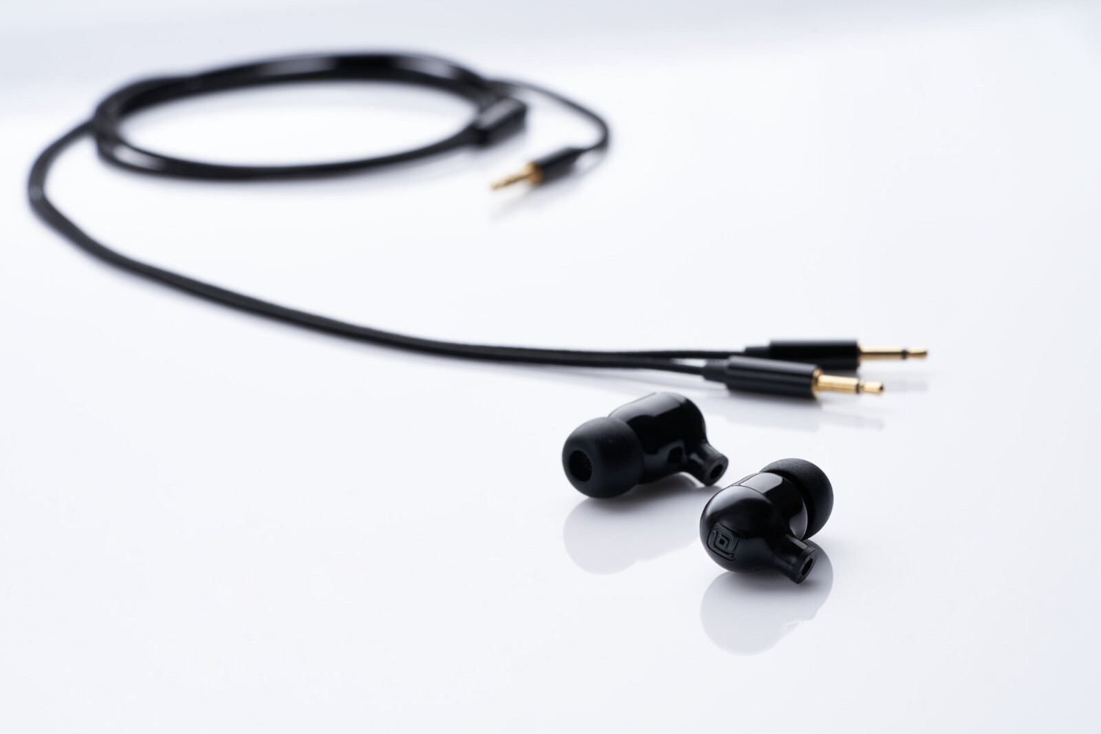 Periodic Audio Carbon In Ear detachable cable Pure Diamond Diaphragm Headphone