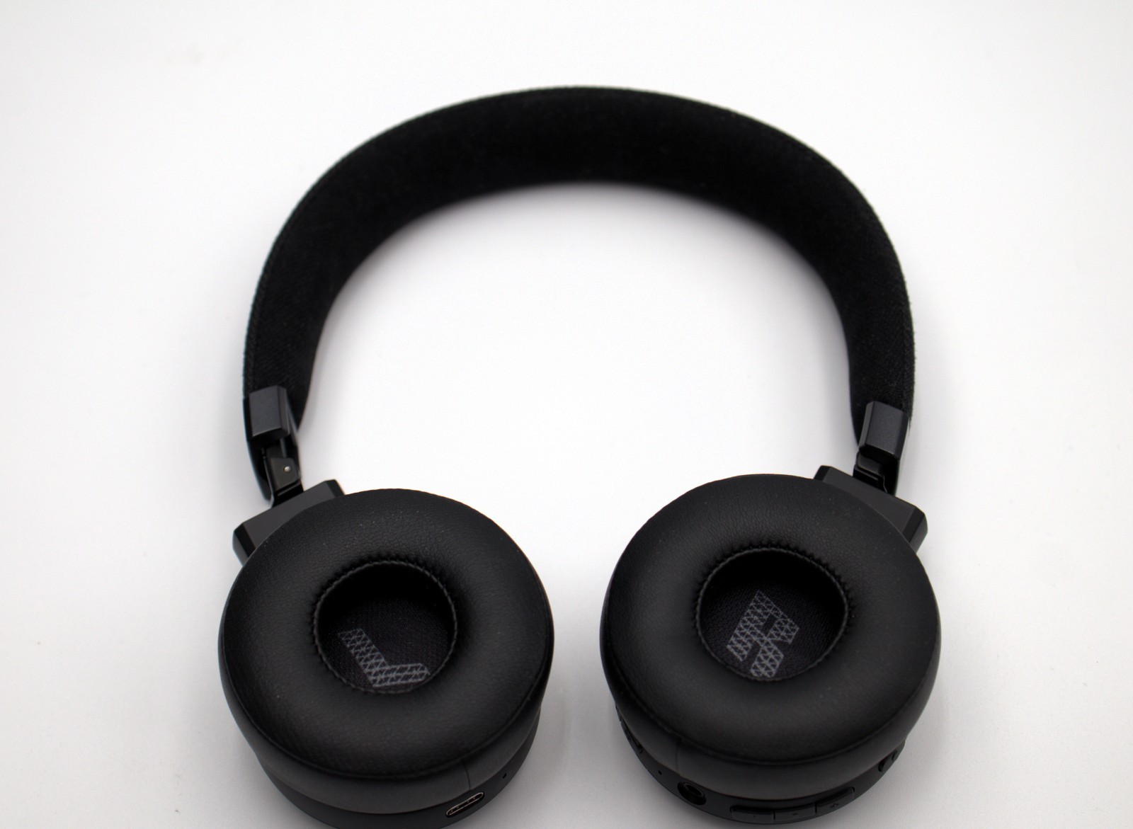 JBL Live 675NC Noise Cancelling Bluetooth On-Ear Wireless Headphones 1 yr wrnty