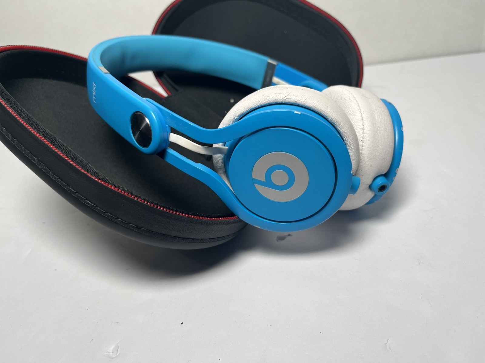 Beats Mixr Mixer Headphones Neon blue & white David Guetta Edition