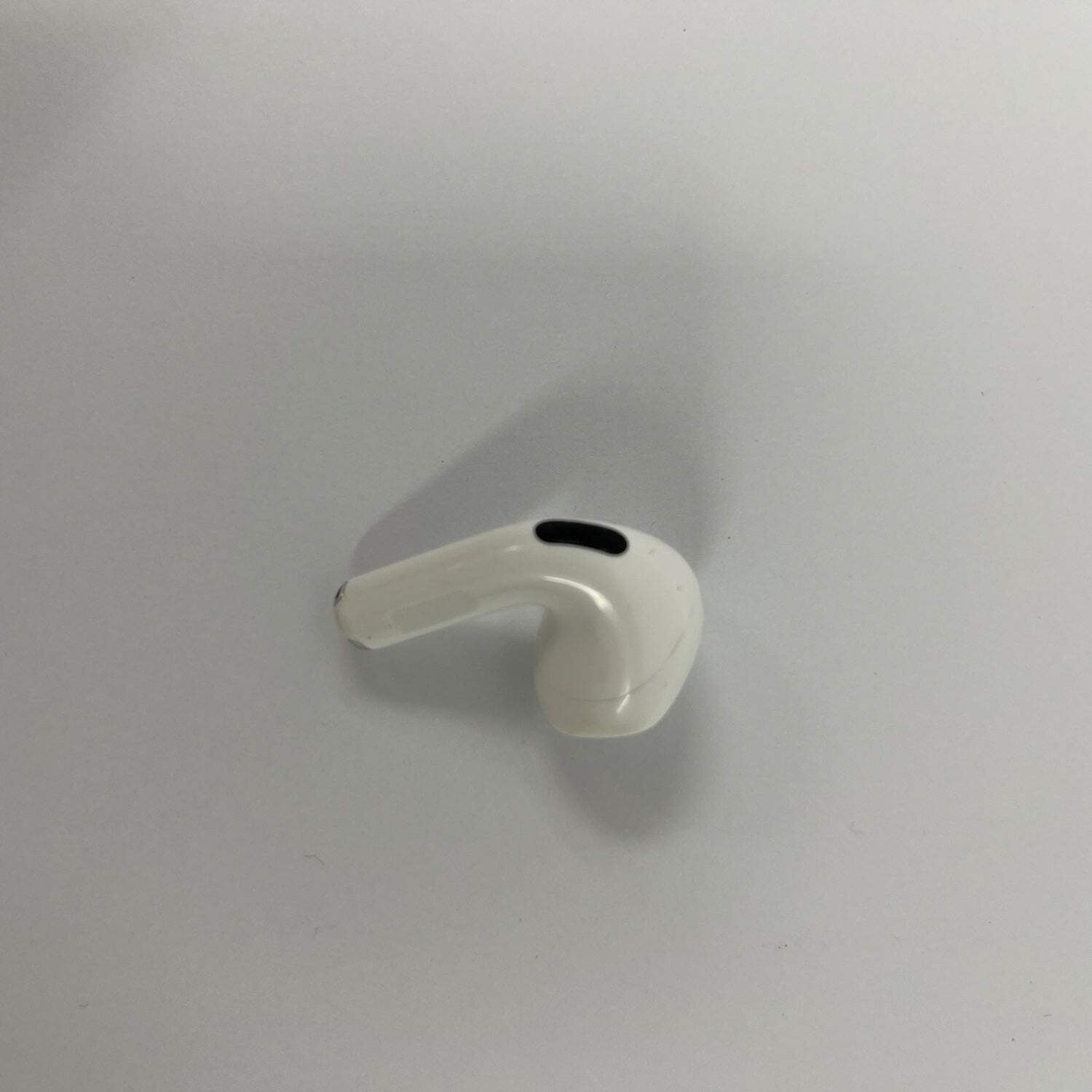 Apple Air Pods 4th Gen with Charging Case