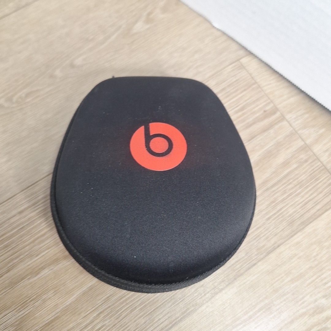 Beats Mixr Mixer Headphones White with audio cable and case