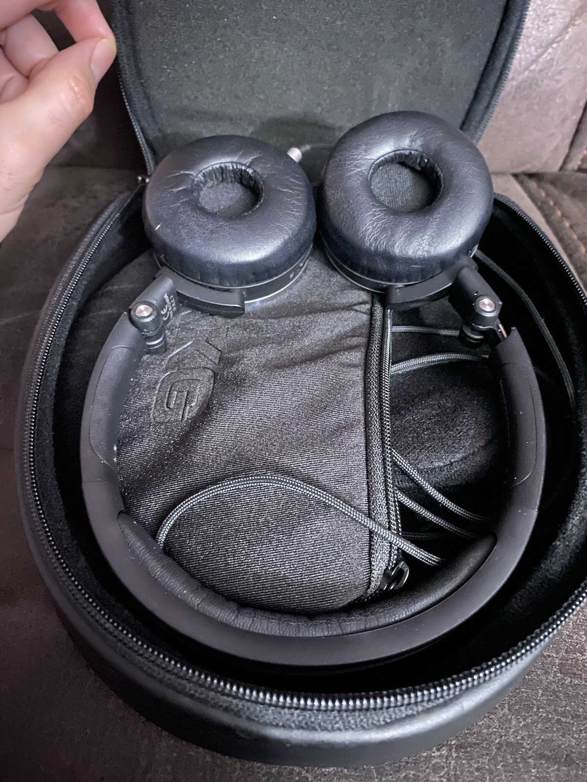 AKG K490NC High-Res Noise Cancelling Headphones With All Cables – Includes Bags