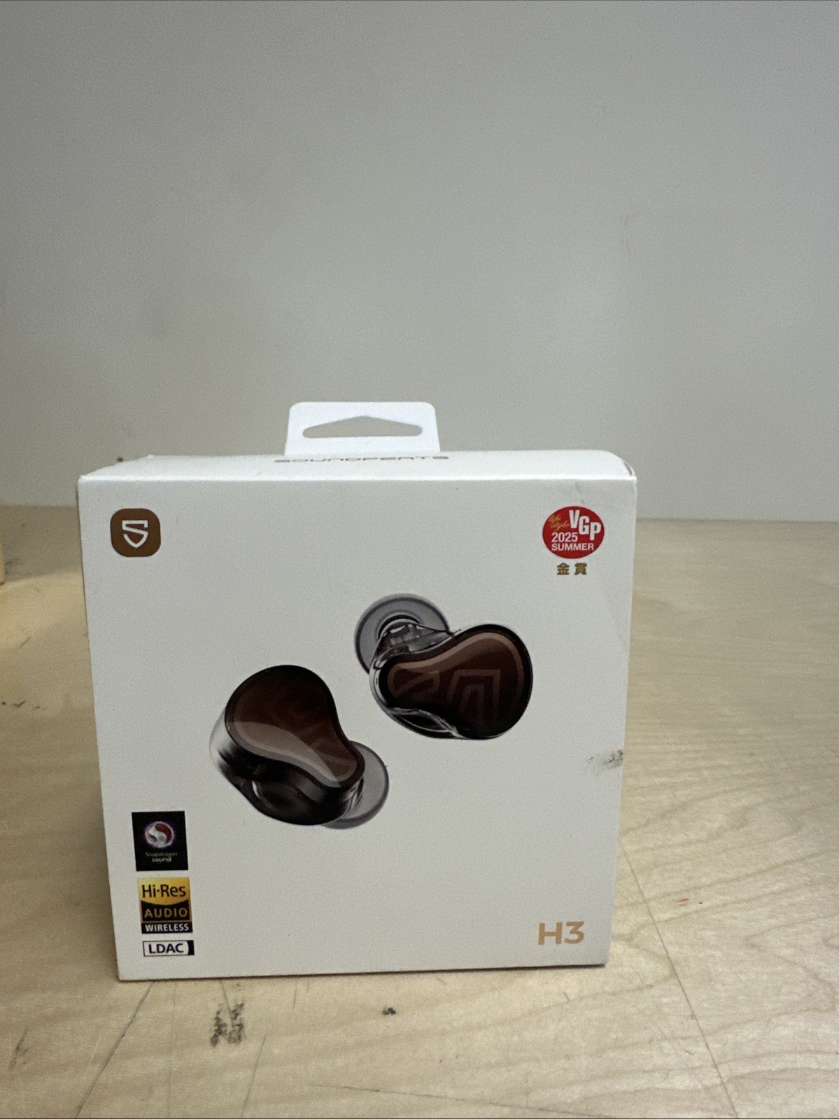 SoundPEATS H3 Titanium Black Bluetooth In-Ear Earbuds Opened