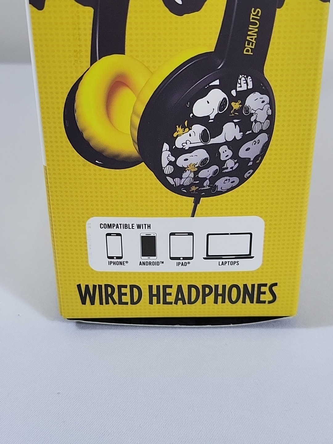 Peanuts New 2025 Snoopy Wired Headphones 3.5mm Headphone Jack Black/Yellow