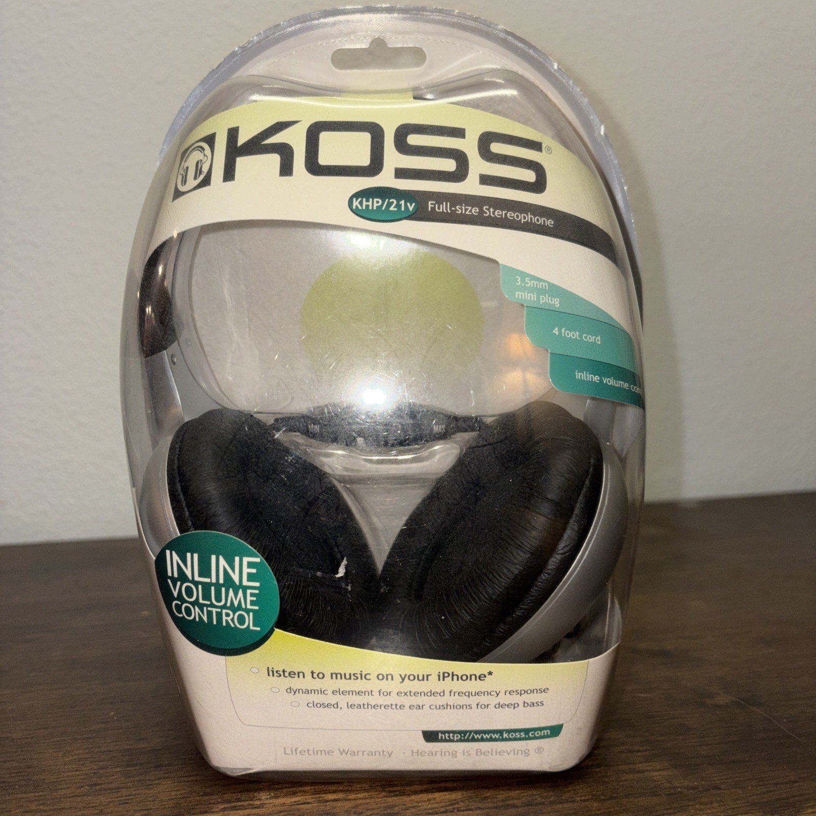 NEW~ KOSS KHP/21V ~ FULL SIZE HEADPHONES~ 4 FT CORD ~INLINE VOLUME ~SEALED