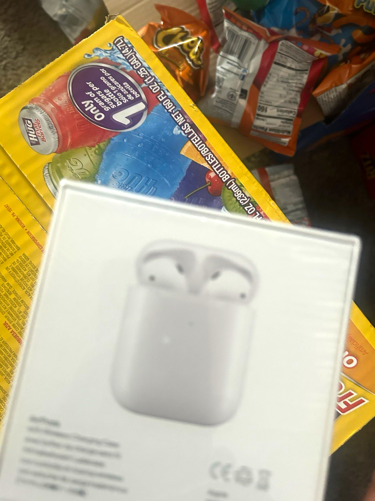 Apple AirPods (3rd Gen) w/ Wireless Charging Case White Bluetooth Mic MME73AM/A