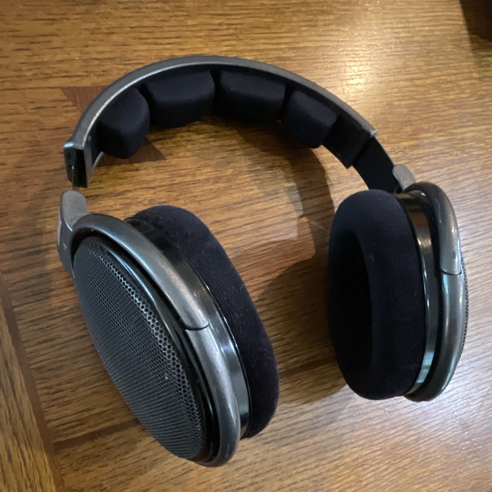 Sennheiser HD 650 Wired Headphones w/ XLR Periapt Cable & 1/4 Cable