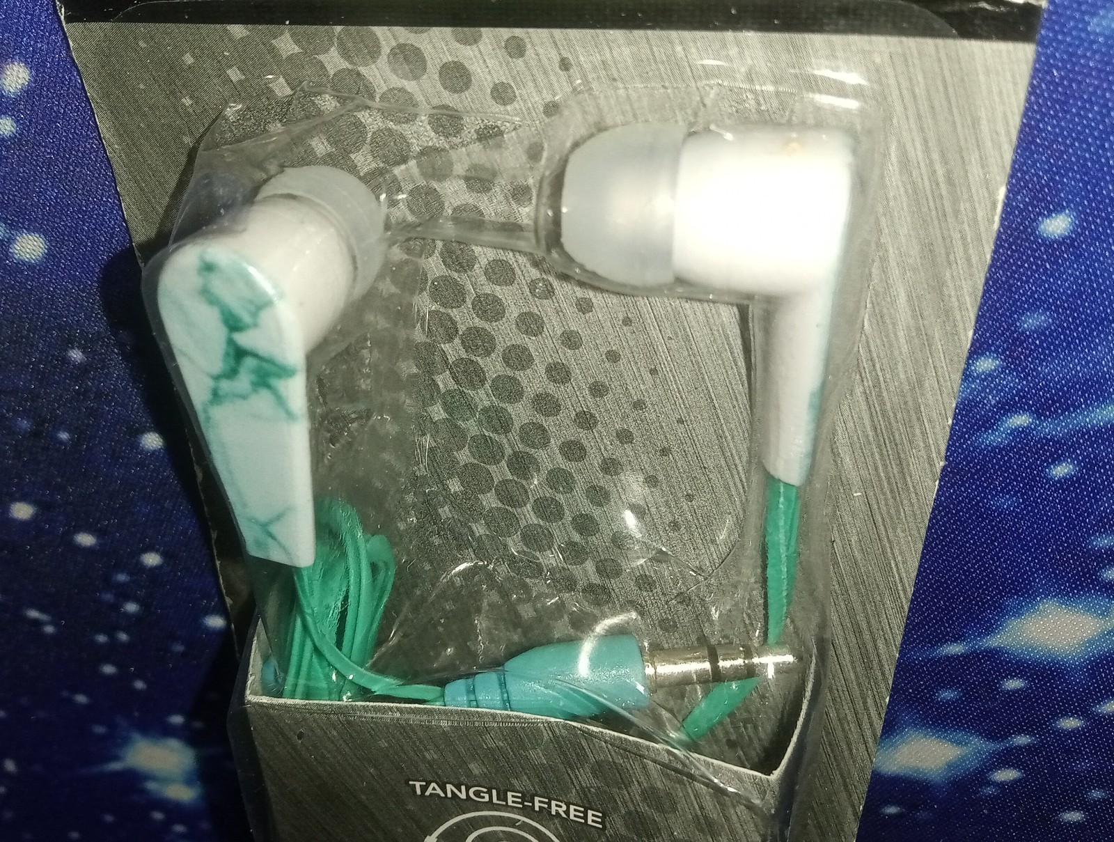 e-CIRCUIT Green & White Tangle-Free 48″ Flat Cable Wired Ear Buds 3.5mm AUX Jack