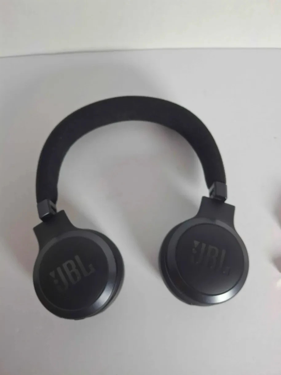 JBL Live 675NC True Adaptive Noise Cancelling Bluetooth Headphones Used