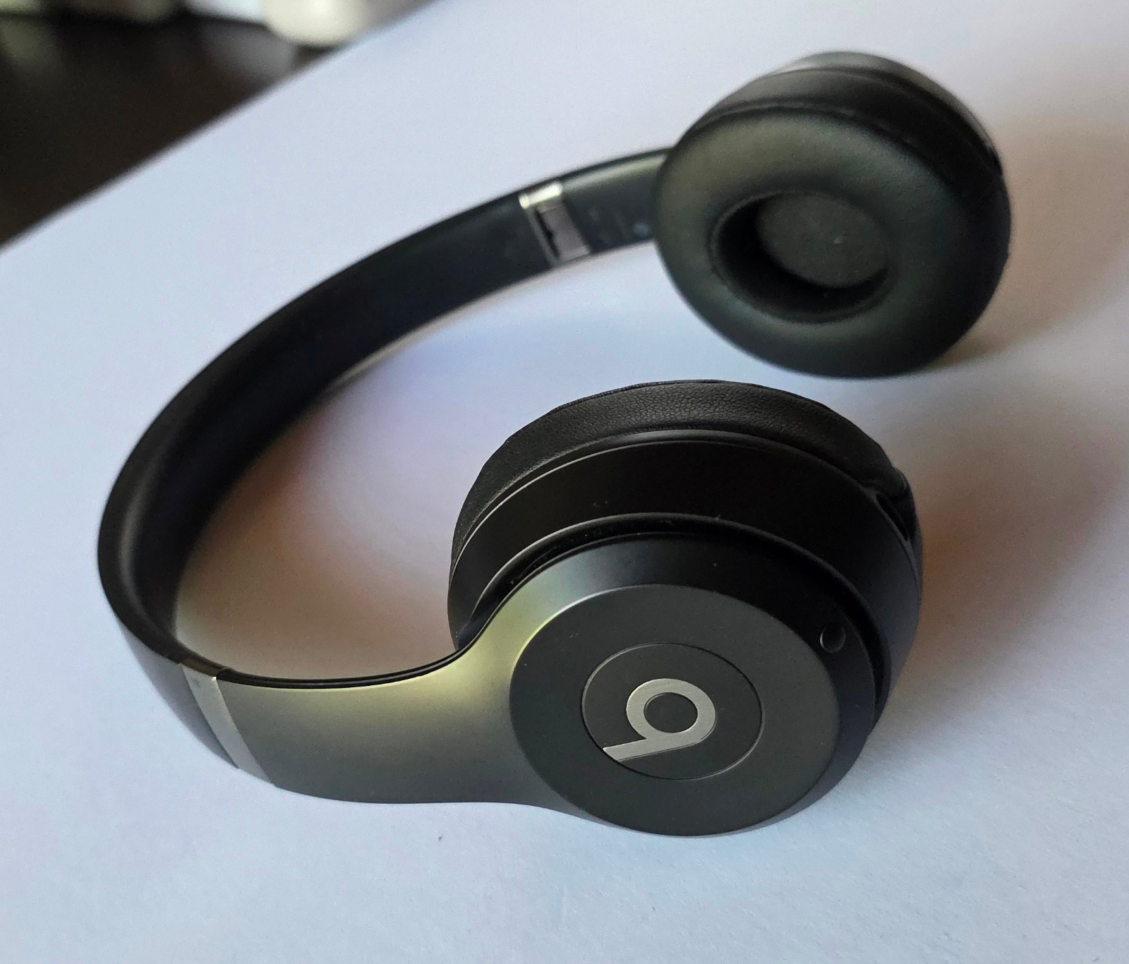 Unused Original Matte Black Beats Solo 4 Wireless Headphones MUW23LL/A in Bulk P