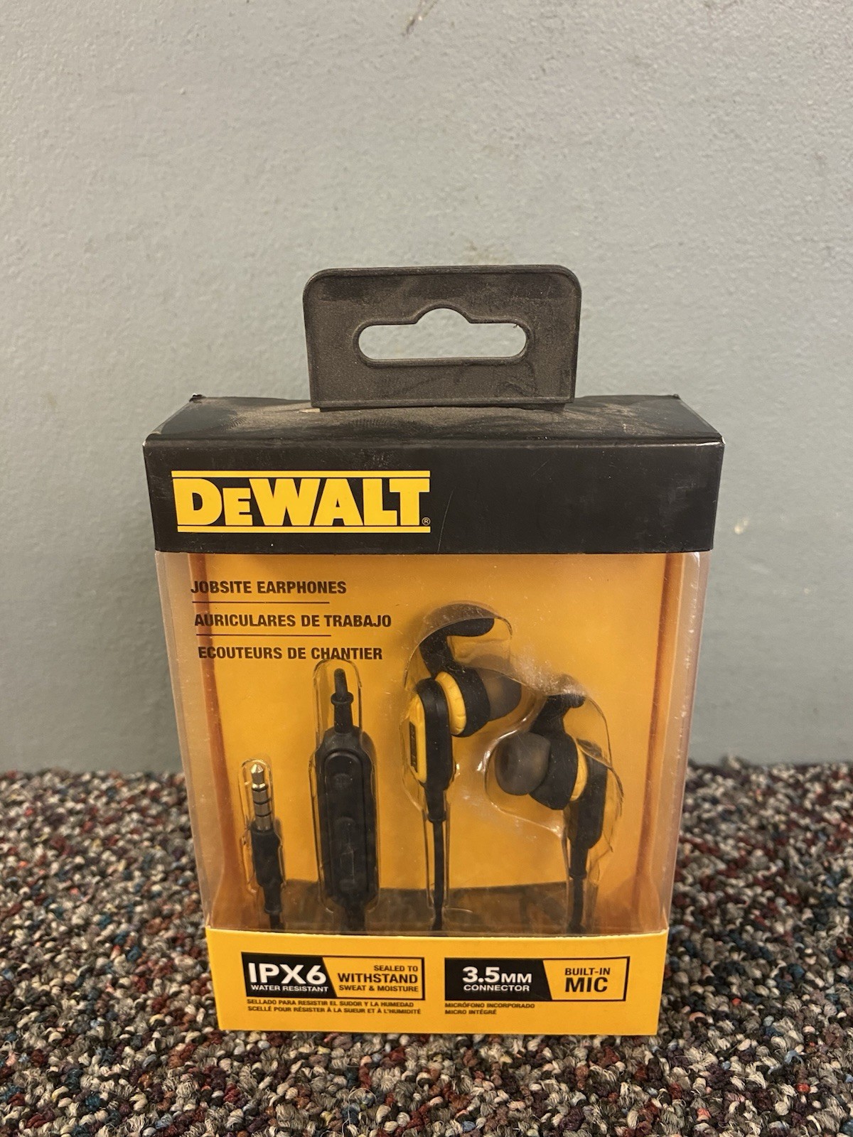 Dewalt Jobsite IPX6 Sweat Water Resistant Earphones 3.5mm Connector 190 9032 DW3