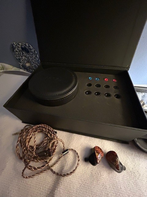 AFUL Performer8 1DD+7BA Hybrid IEM USED-EX with extra 3 in 1 cable