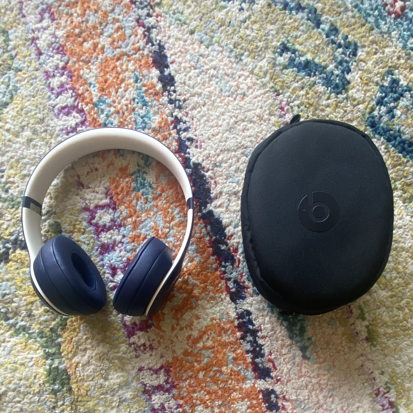 Beats by Dr. Dre Solo3 Wireless Bluetooth On-Ear Headphones Black Case