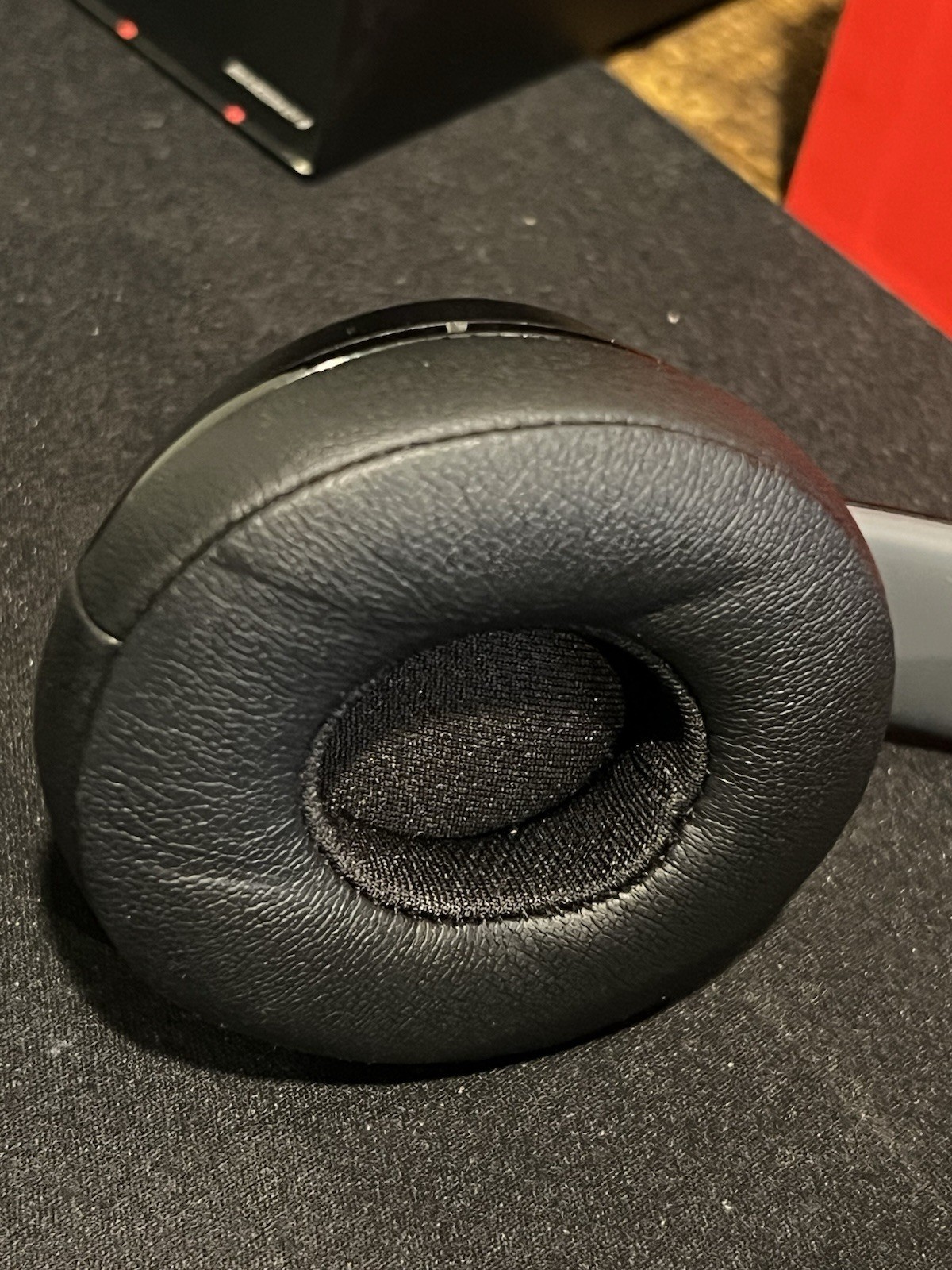Beats by Dr. Dre Beats Solo 2 (Gloss Black) – Open Box, Brand New Never Used