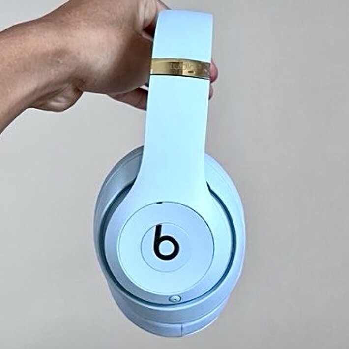 Beats Studio3 Wireless Headphone Skyline Collection – Crystal Blue (New Sealed)