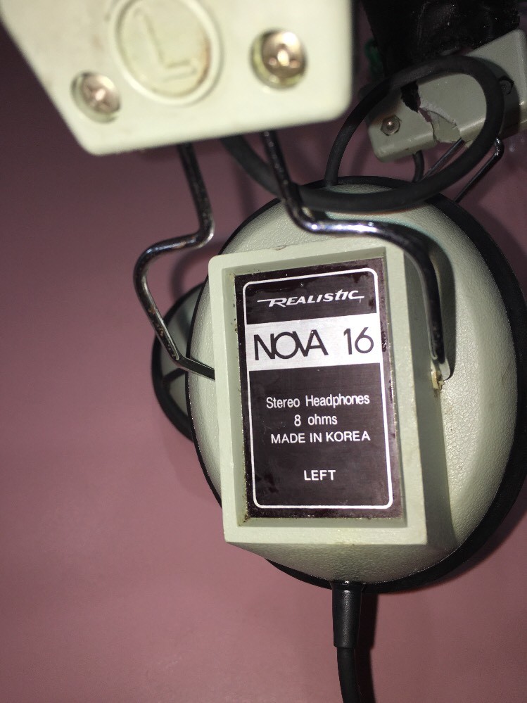 Realistic Nova 16 Stereo Headphones 8 Ohms Made in Korea Tested Works Great!