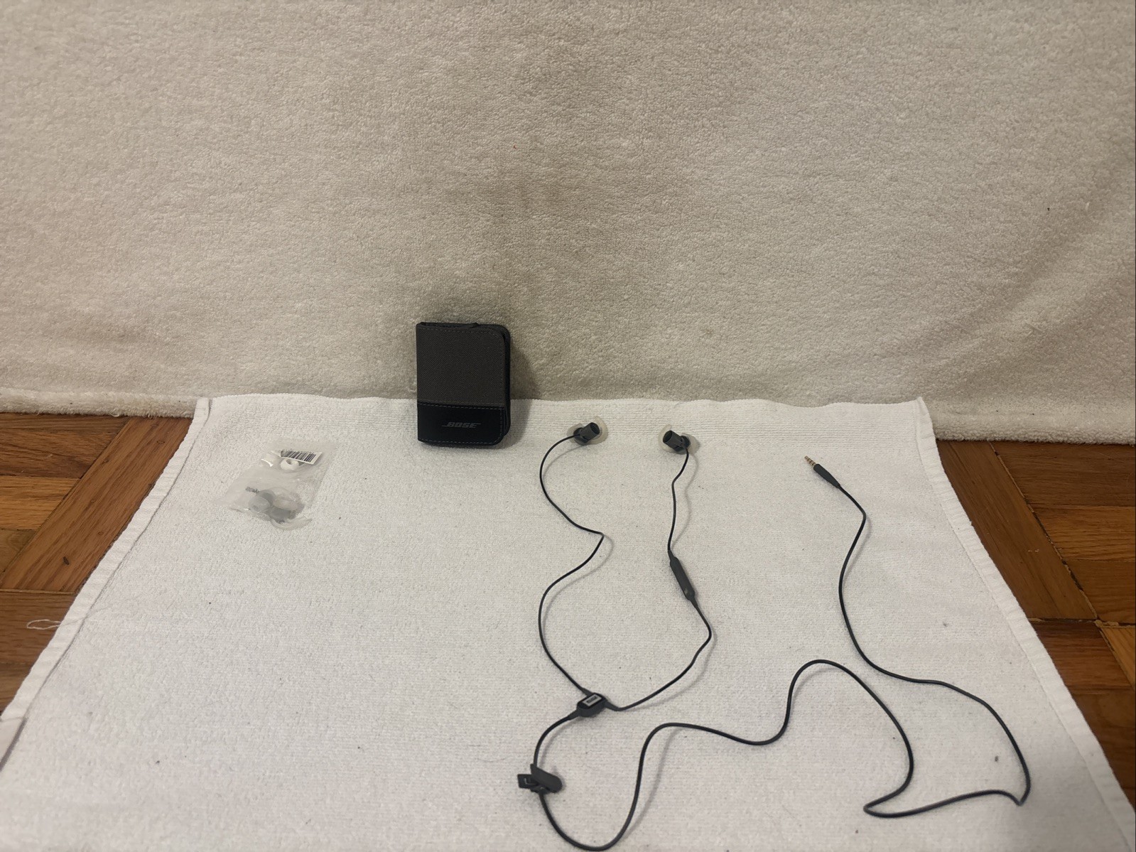 Bose SoundTrue Ultra in-ear Headphones for Apple ios Charcoal Black WORKS!