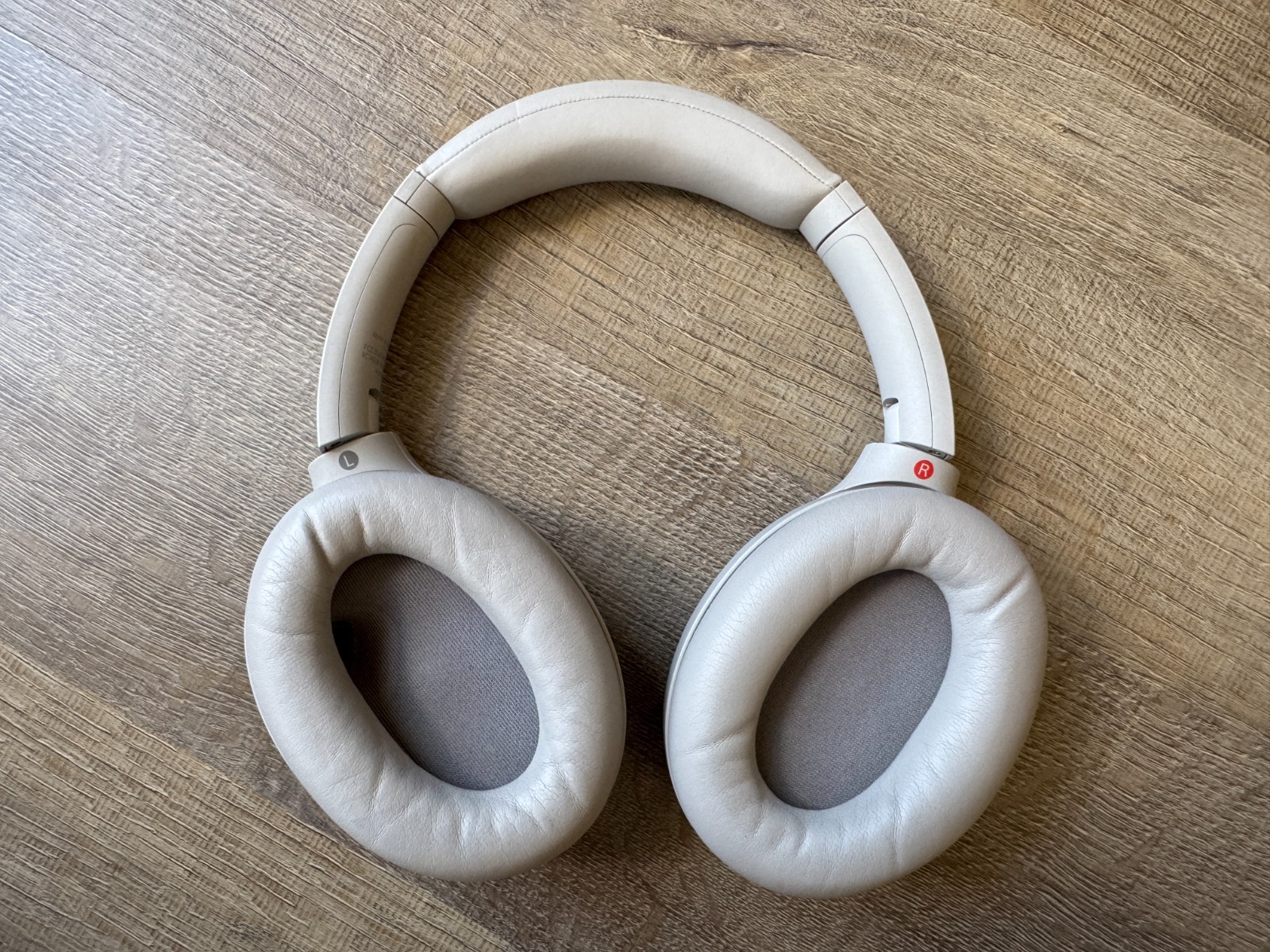 SONY WH-1000XM4 Wireless Noise Canceling Headphones – SILVER #VG