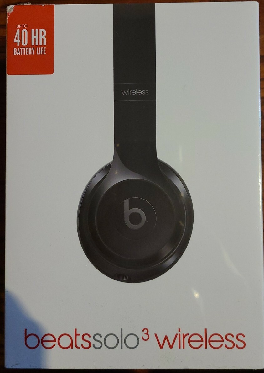Beats by Dr. Dre Solo3 Over the Ear Headphone – Gloss Black