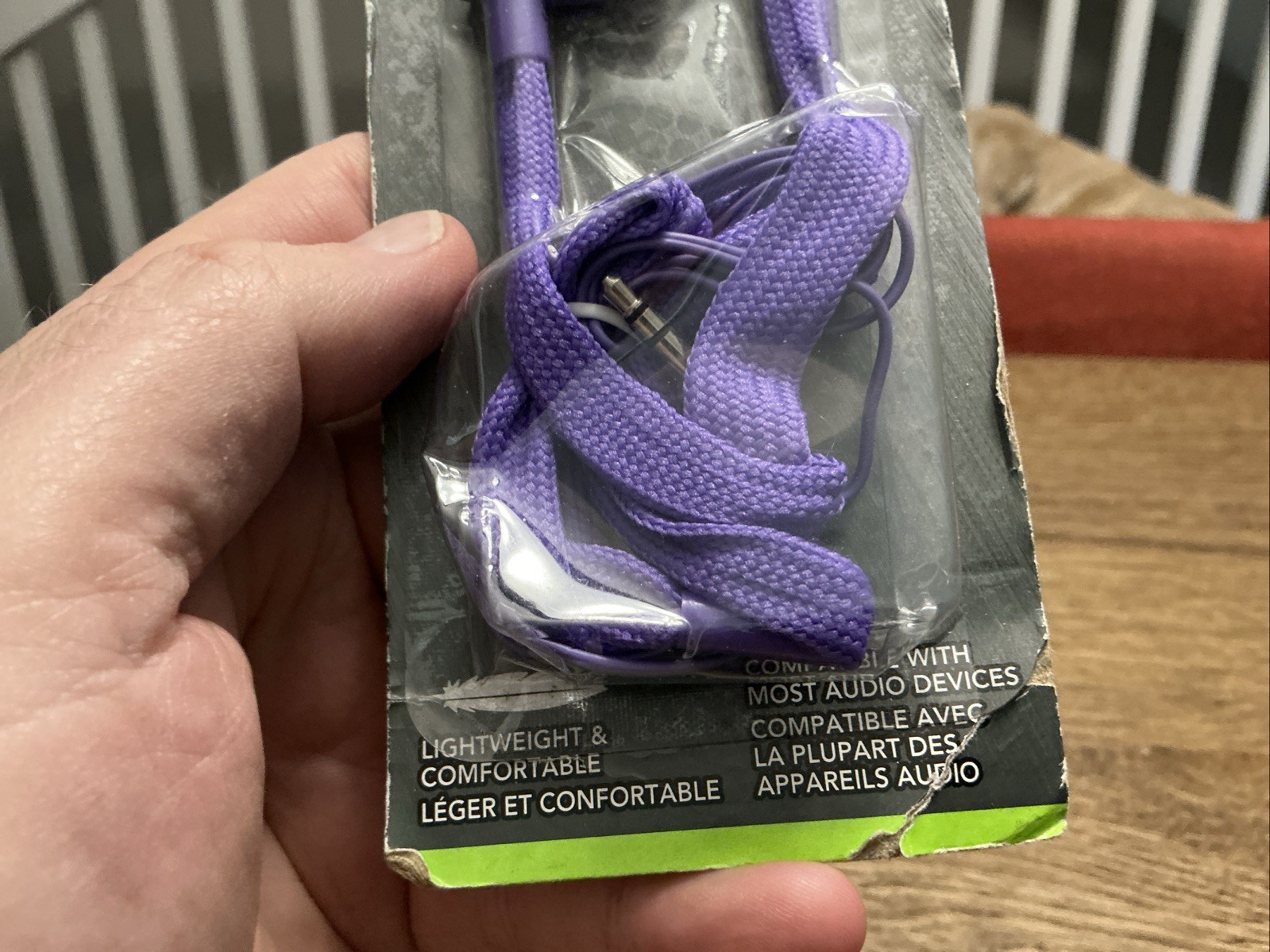 New in Box eCIRCUIT Electronics Earbuds 4ft Cord 3.5mm Jack – Purple Earbuds