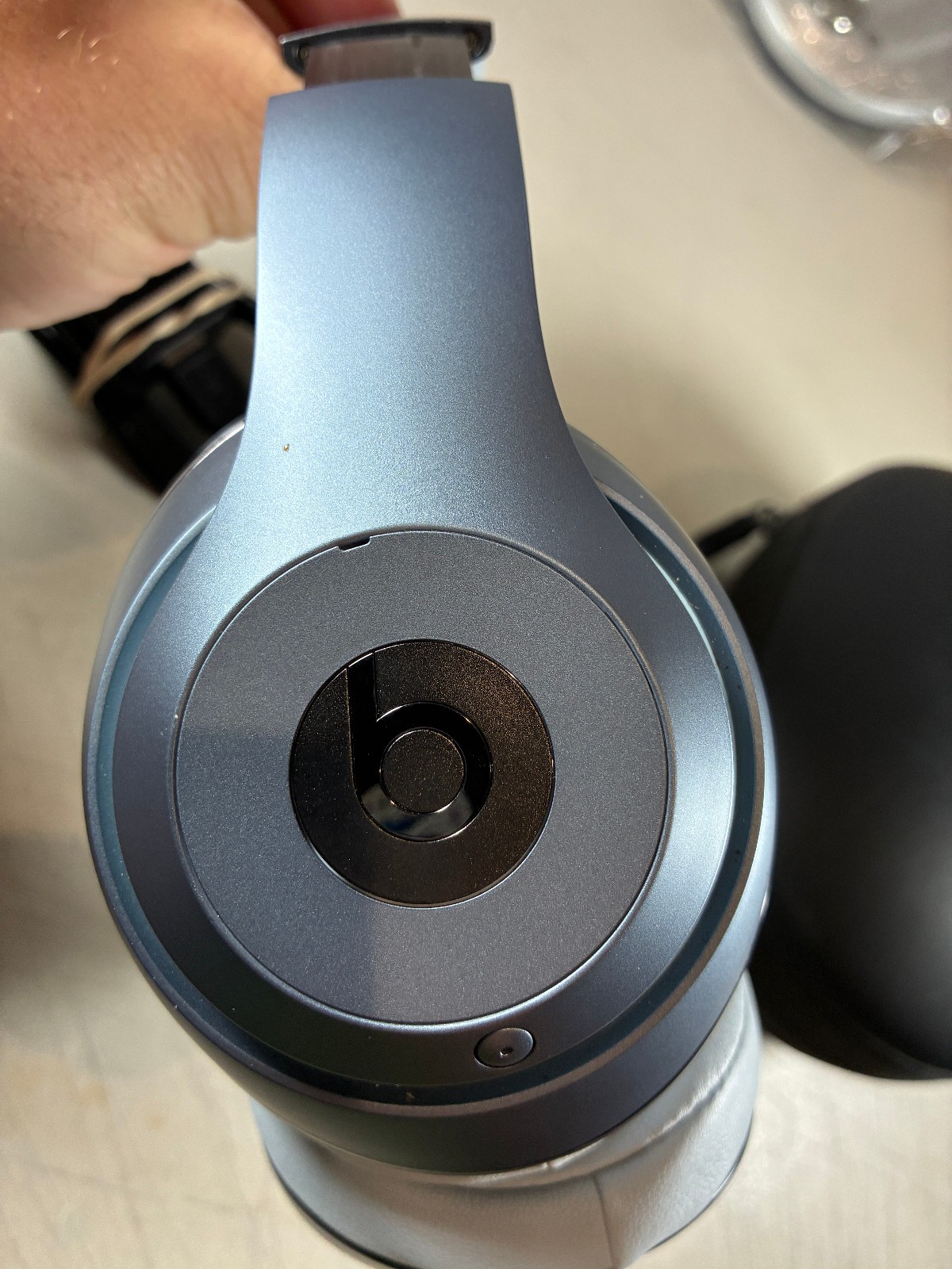 Beats by Dr Dre Studio 2.0 B0500 Blue Headphones Bundle w/ Case Cord Charger
