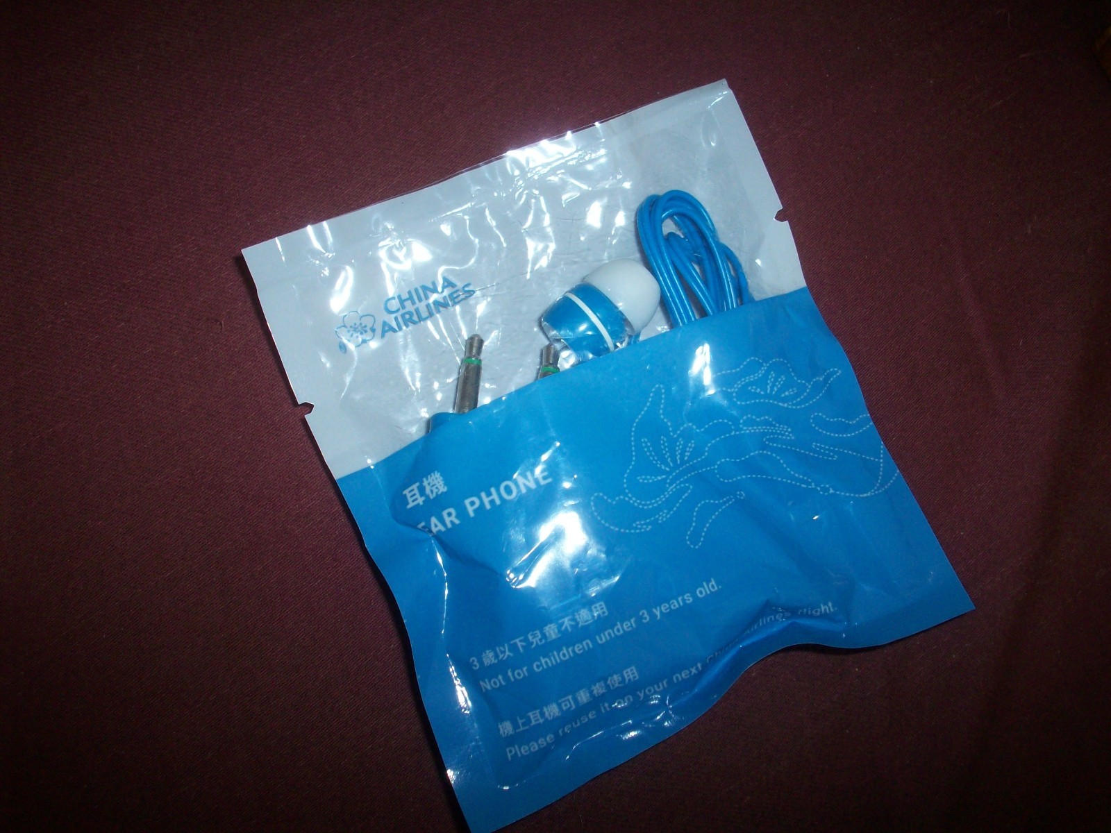 China Airlines Comfort EAR PHONES Ear Buds has Dual Plug 2 prong audio jack