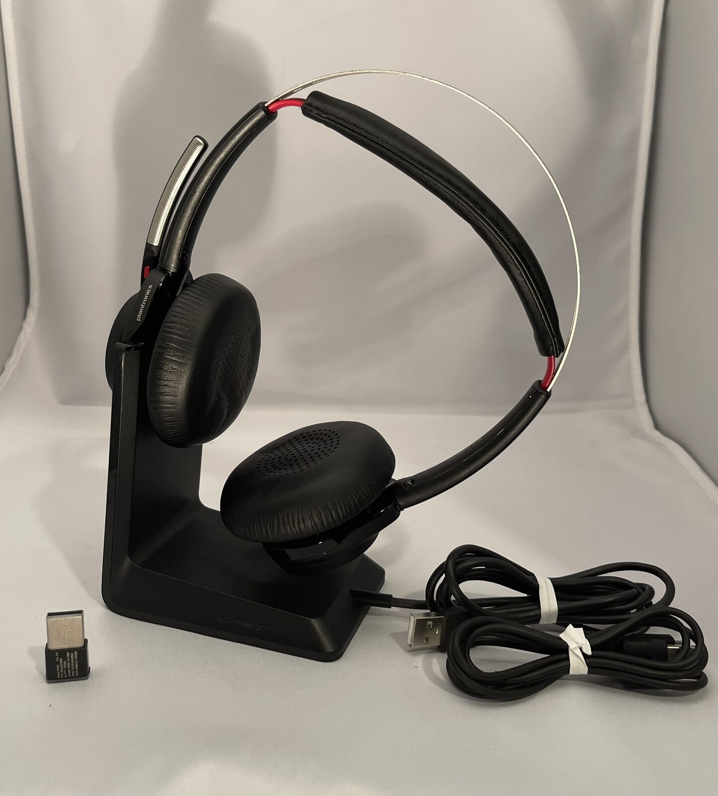Plantronics Voyager UC B825 On-Ear Headset – Black (202652-10)
