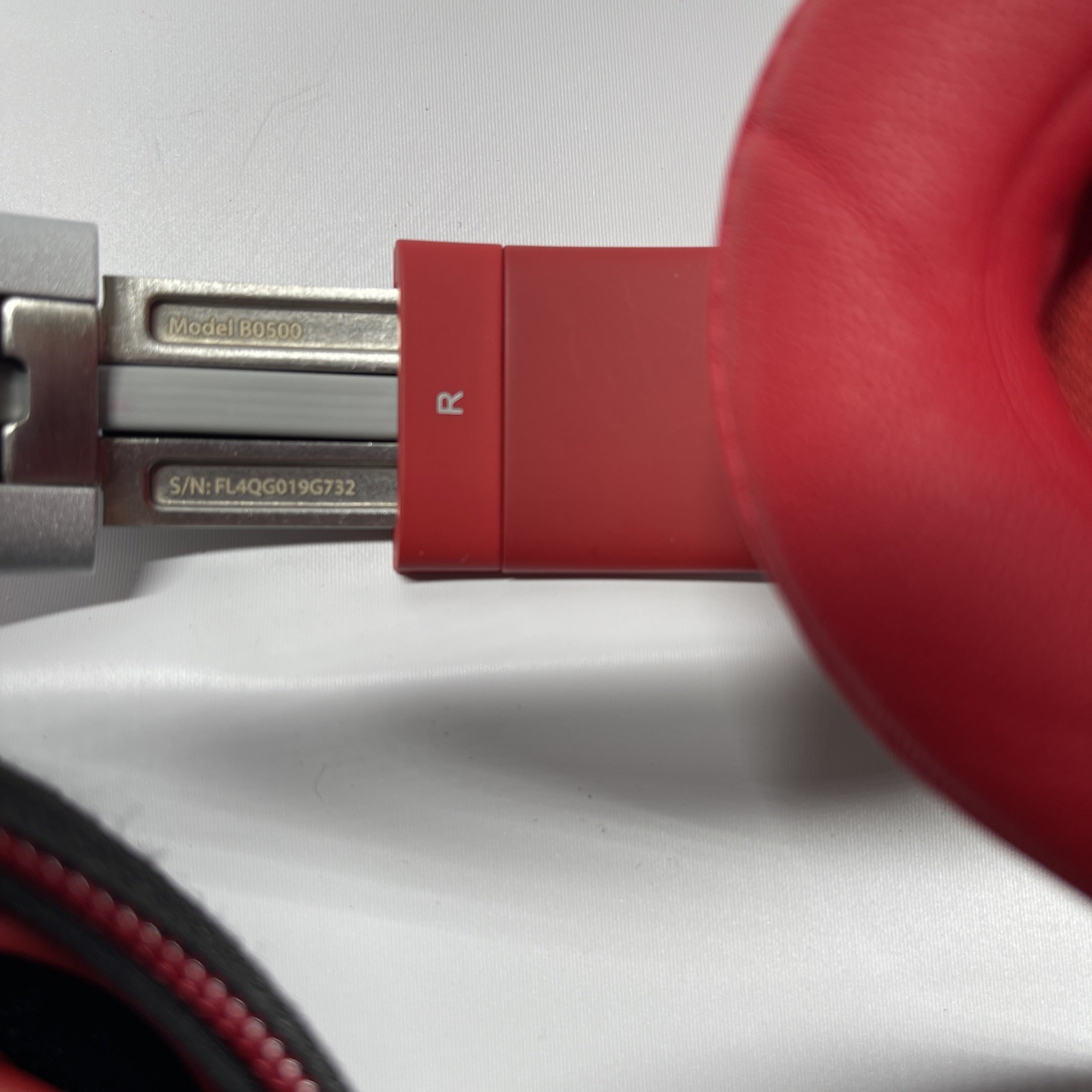 Beats by Dr. Dre Studio 2.0 Red Wired Headphones B0500 W/ case and 3 OEM cables