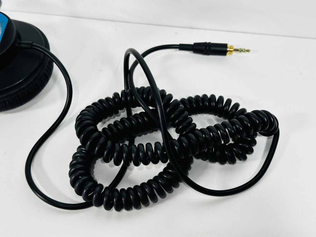 Sony MDR-7506 Closed-Back Professional Headphones (P03066230)