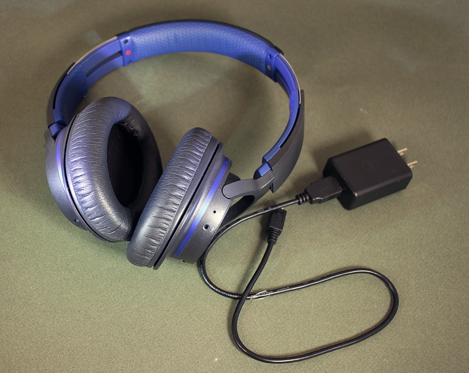 Sony Corporation Wireless Stereo Headset Blue MDR-ZX770BT