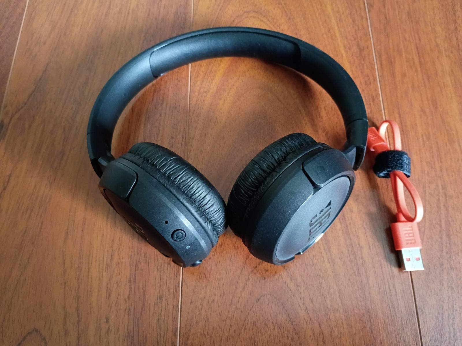 JBL Tune 510BT, Wireless on-ear headphones