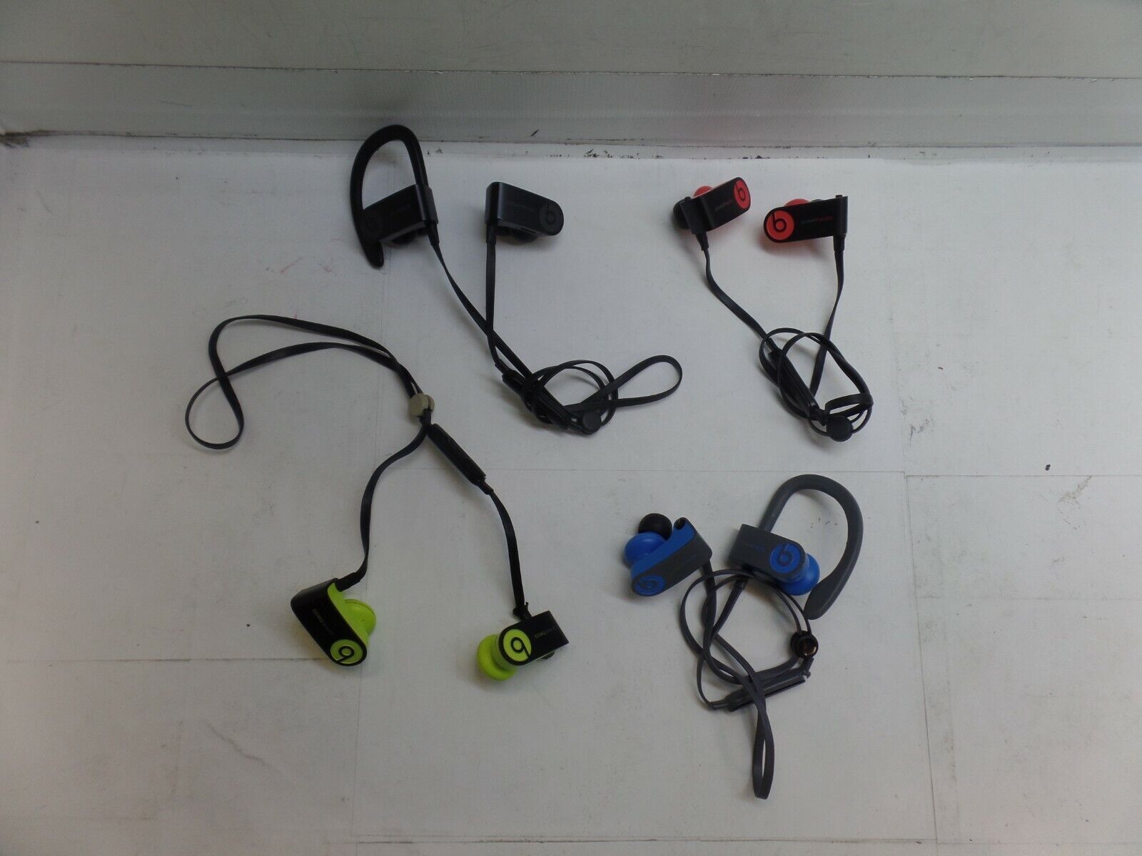 Genuine Authentic Beats by Dr Dre PowerBeats 3 In-Ear Wireless Headphones AS IS