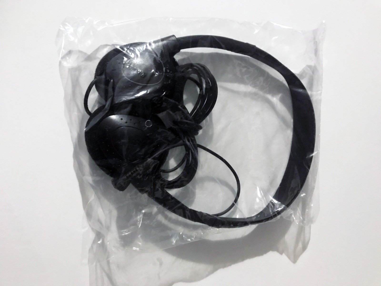 Pack of 5 Over-The-Head Headphones for School / Distance Learning – 4′ Cable