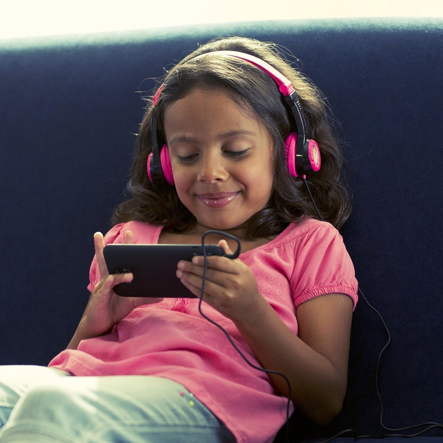 JLab JBuddies Kids headphones with volume limit, black, foldable (Black/Pink)